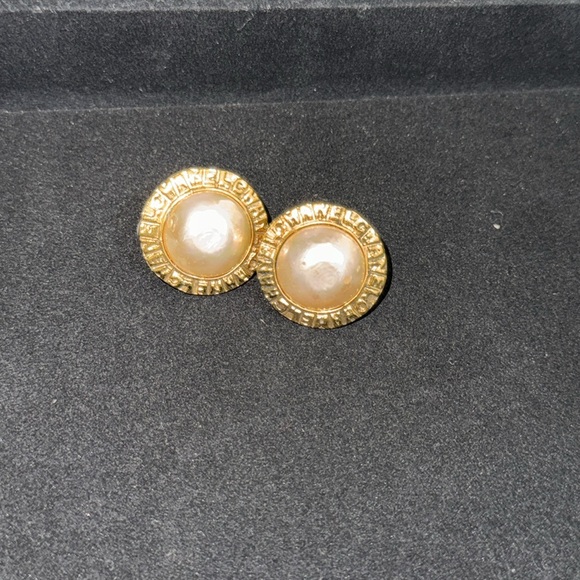 Authentic Chanel Gold plated with Pearl Earrings - Picture 12 of 12